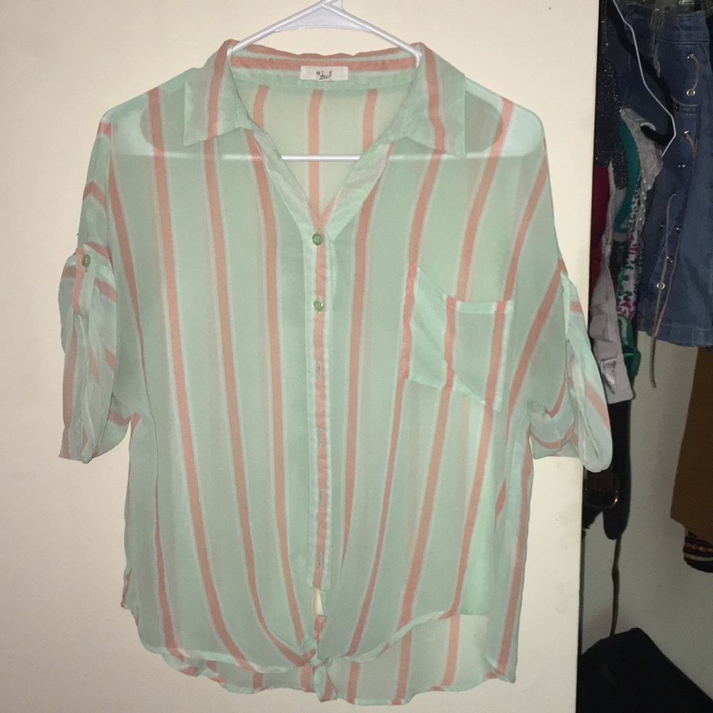 Peach and coral top!